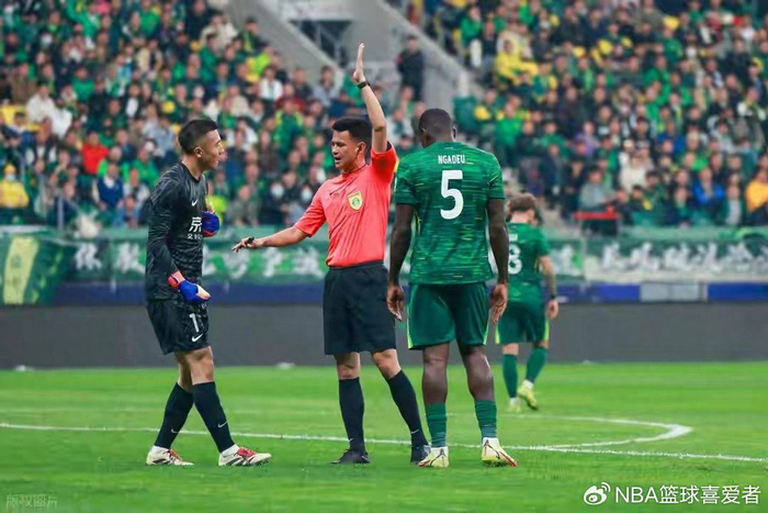 kaiyun sports-海港后防大换血,超级杯雨战国安,谁将笑傲南京?|上海海港|北京国安|卫冕冠军|穆斯卡特|贺惯_新浪体育_新浪新闻