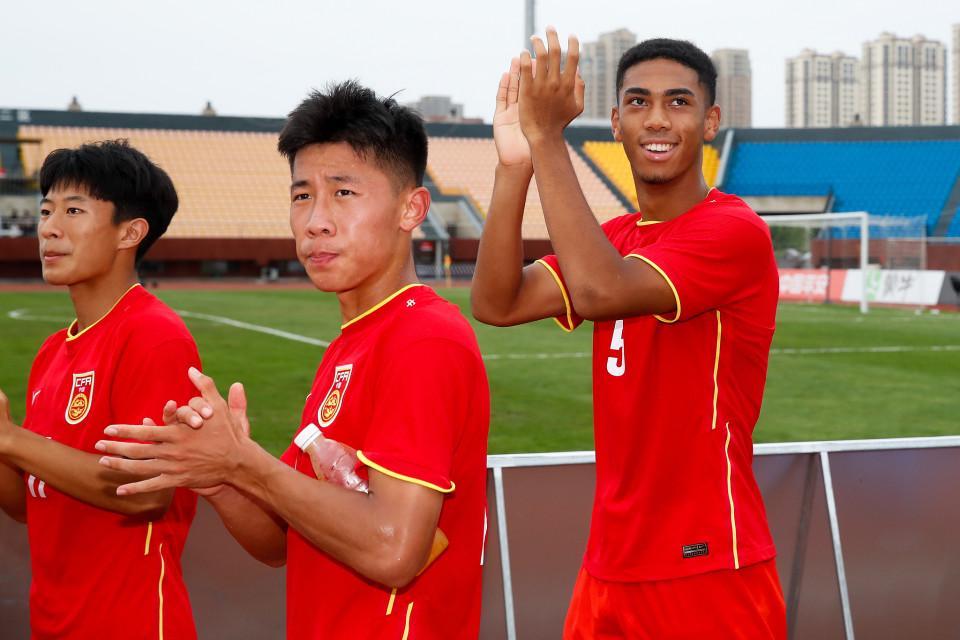 kaiyun sports-17岁恒大混血中卫加盟中超新军!曾率国少夺东亚杯,不自律被除名